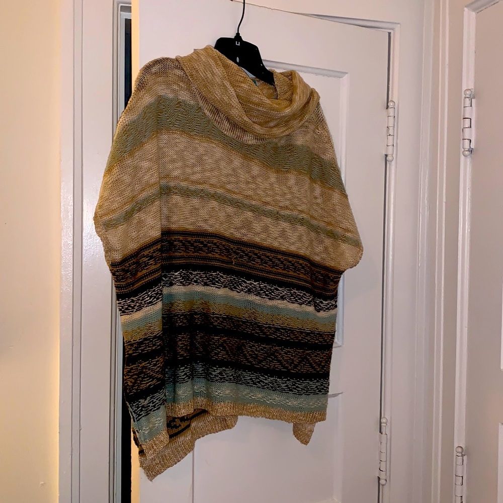 Poncho knit shirt